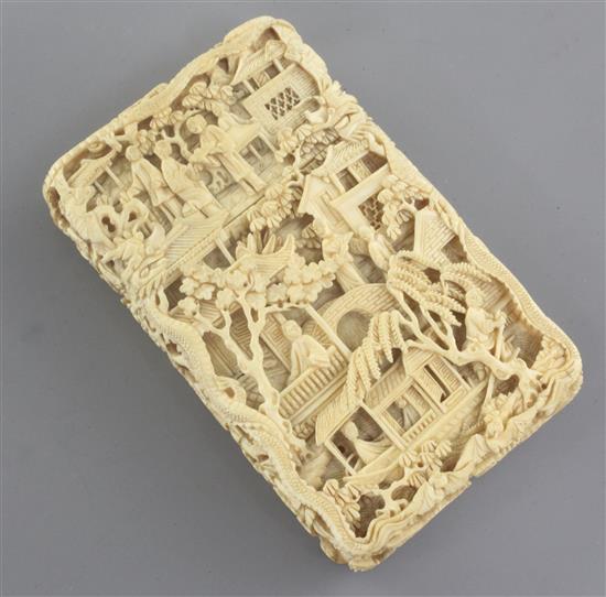 A Chinese export ivory card case, 19th century, 10.6cm